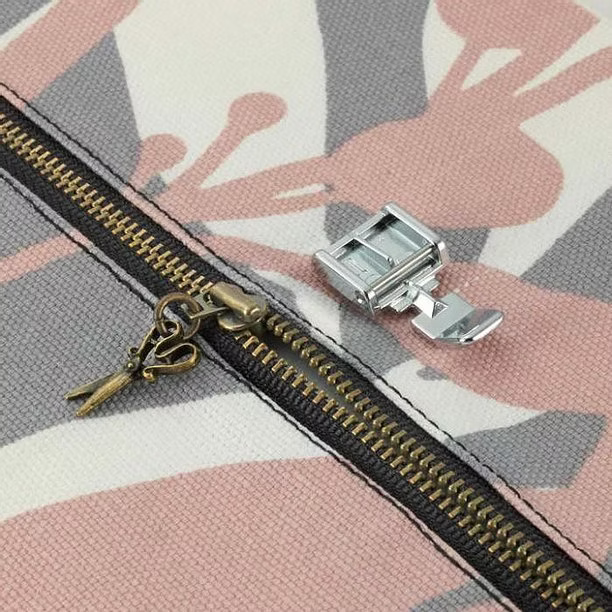 Piedino per cerniere