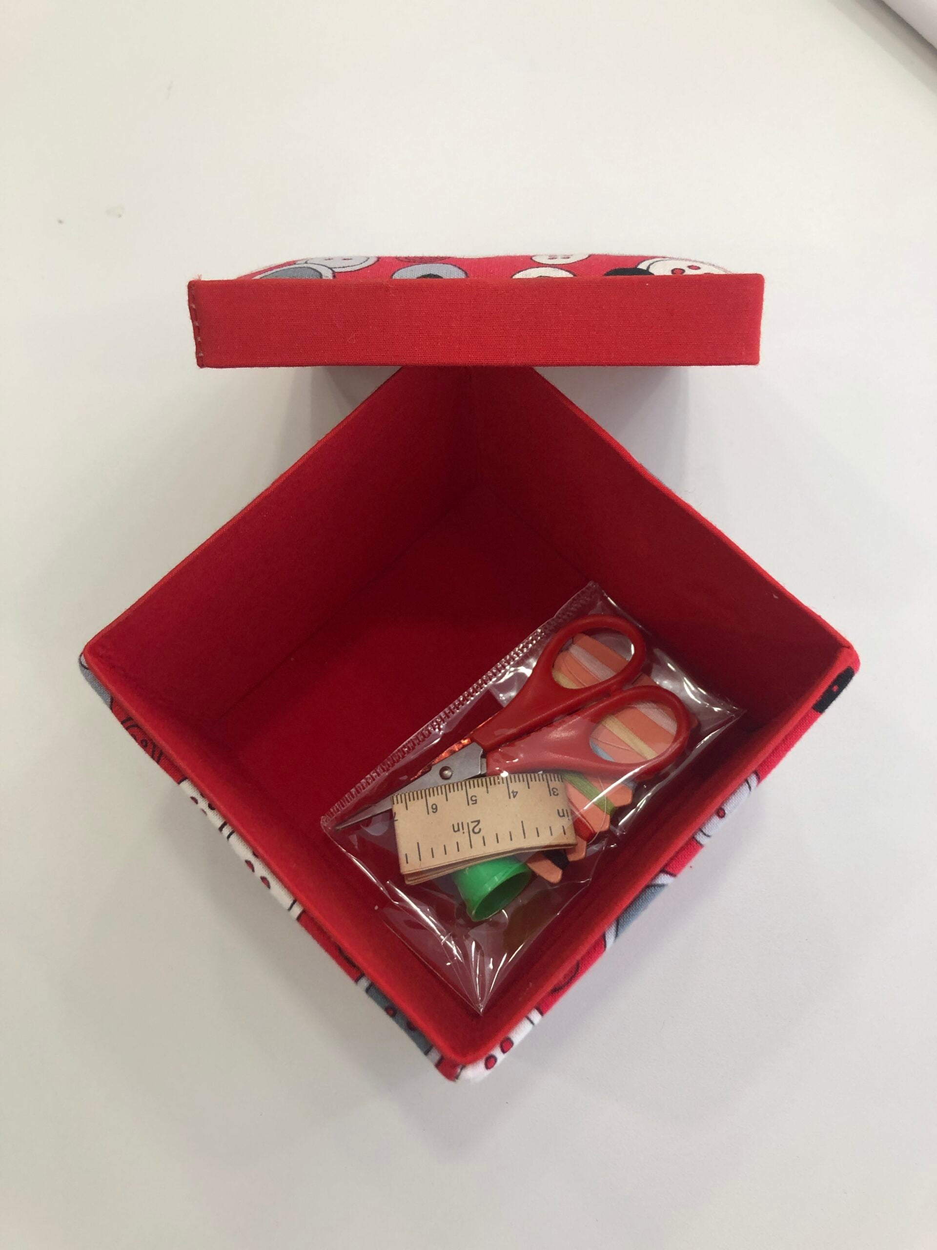 Scatola porta accessori – bottoni