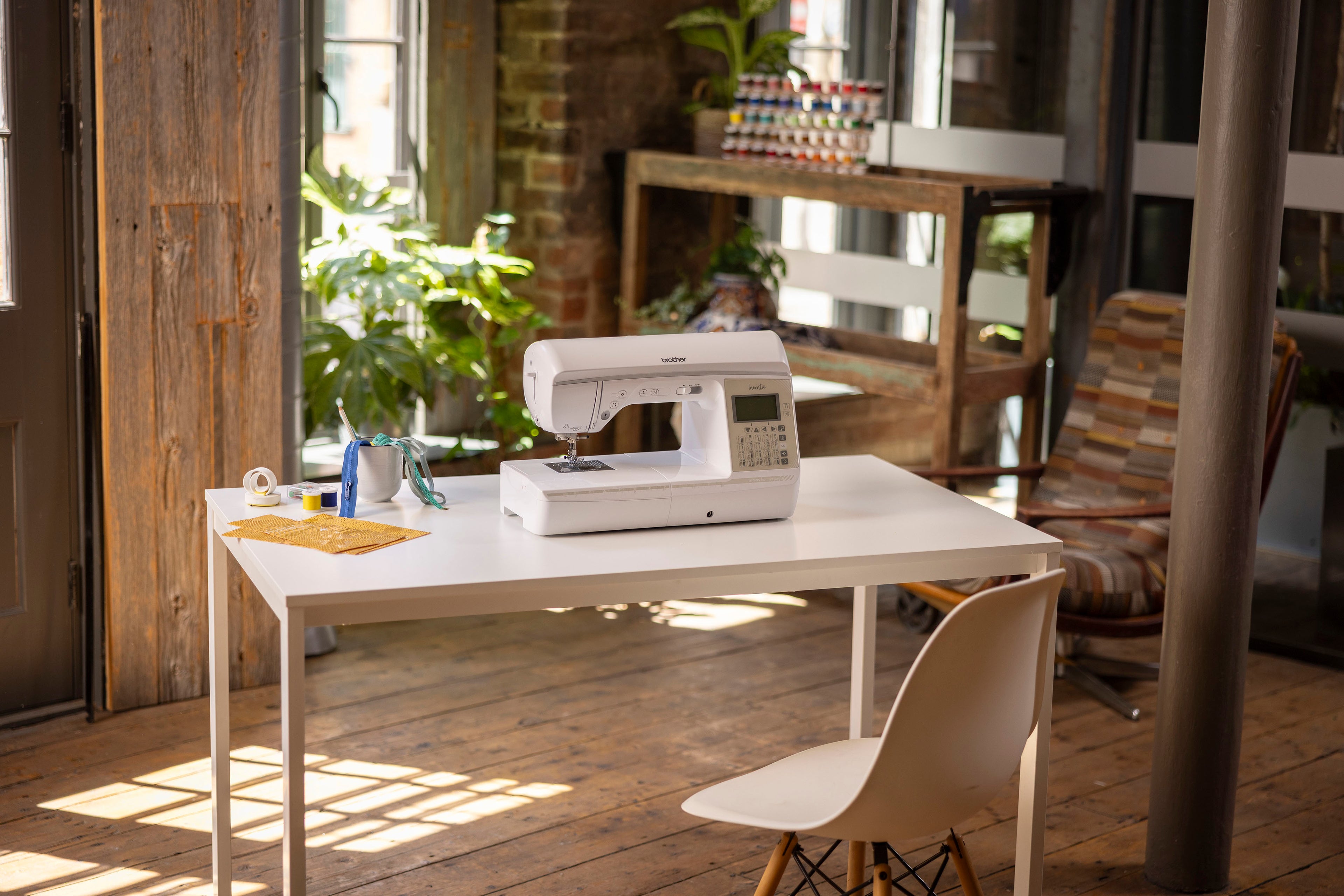 Brother Inventio NV1045 Special Edition macchina per cucire elettronica