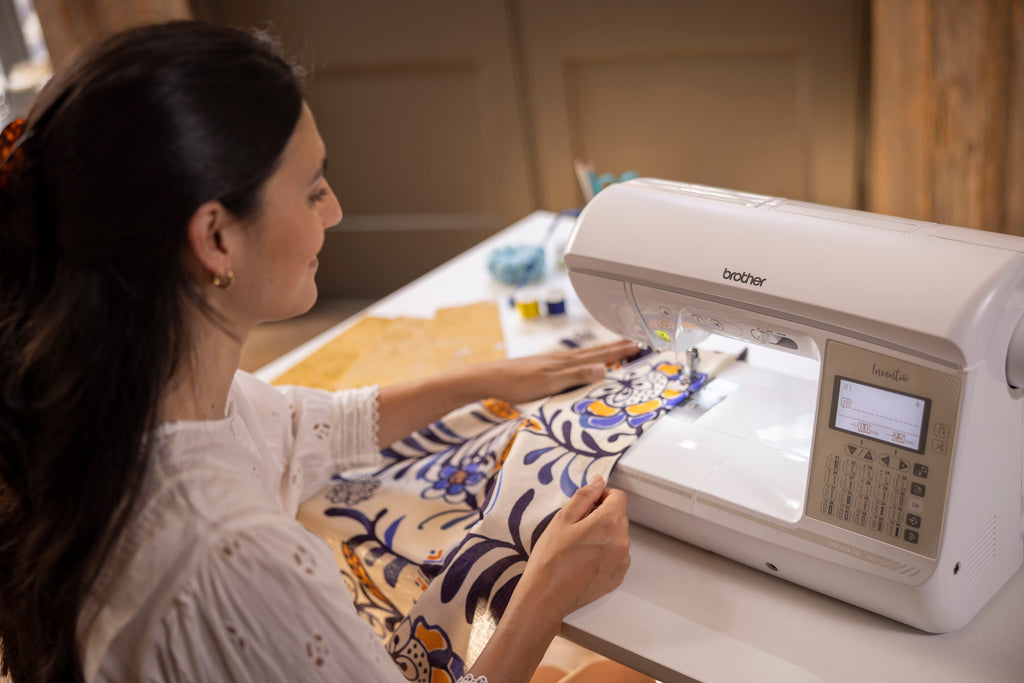 Brother Inventio NV1045 Special Edition macchina per cucire elettronica