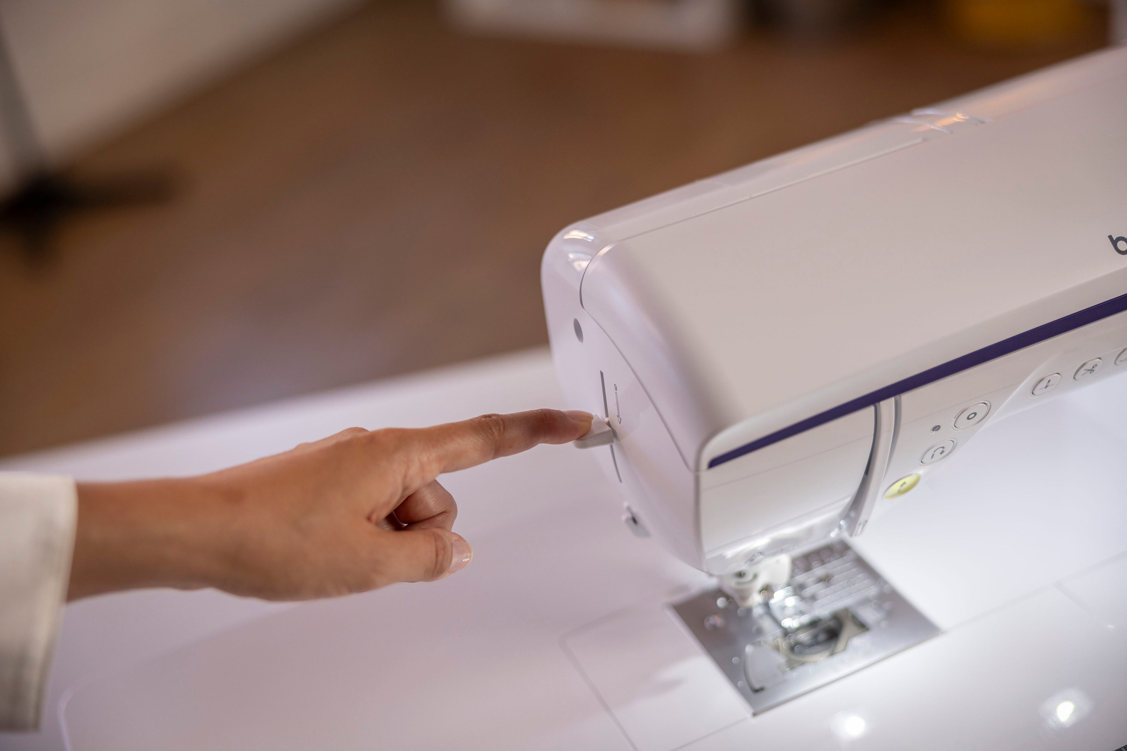 Brother Inventio NV1850Q Macchina per cucire e quilt elettronica