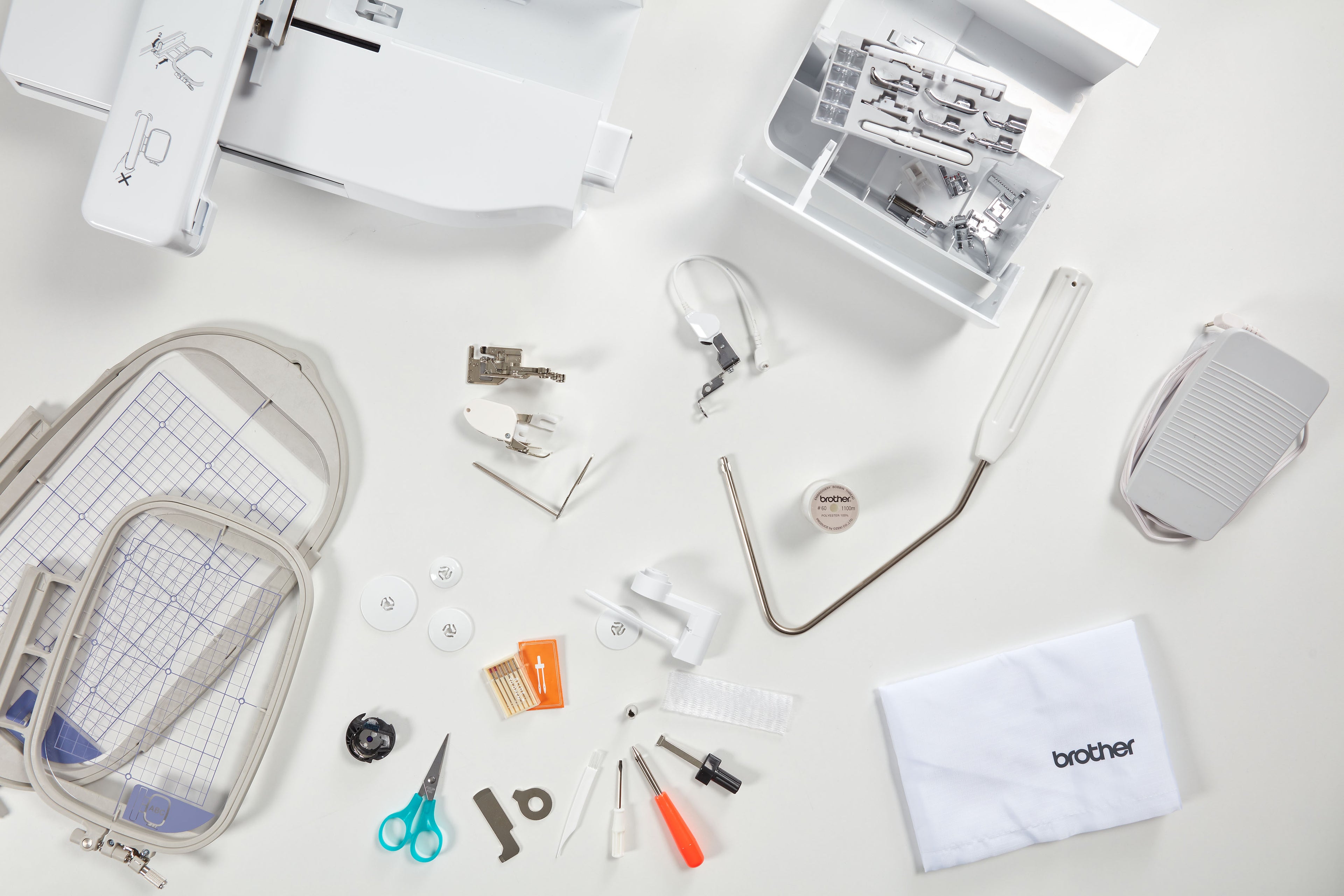 Brother Innov-is NV2700 macchina per cucire, ricamare e quilting