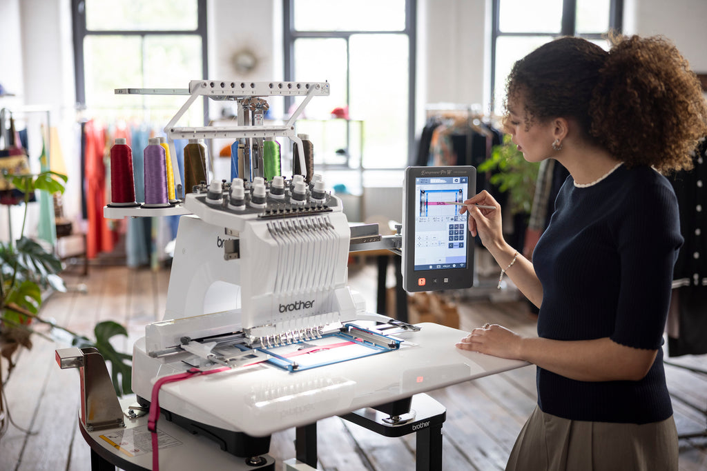 Brother PR1060W macchina per ricamare semi-professionale a dieci aghi