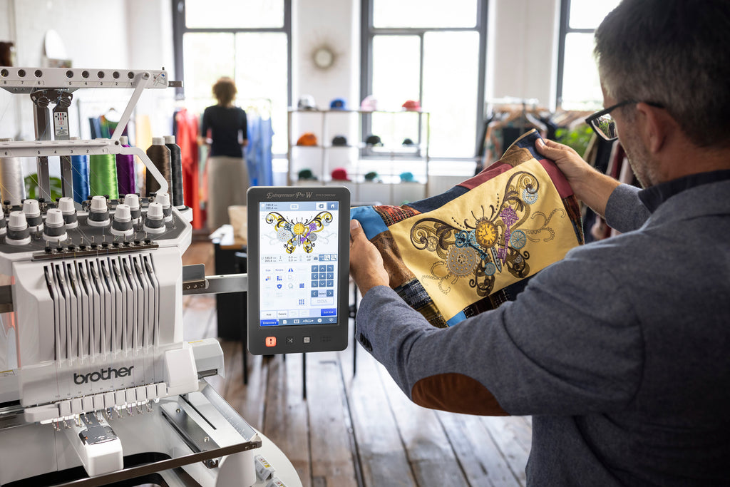 Brother PR1060W macchina per ricamare semi-professionale a dieci aghi