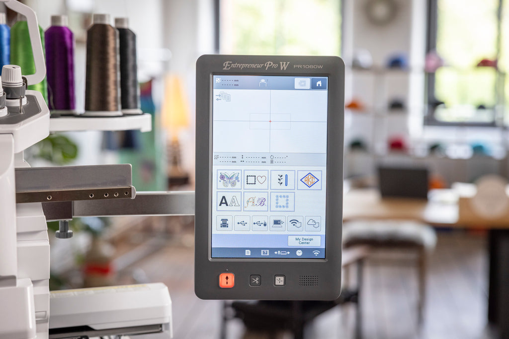 Brother PR1060W macchina per ricamare semi-professionale a dieci aghi