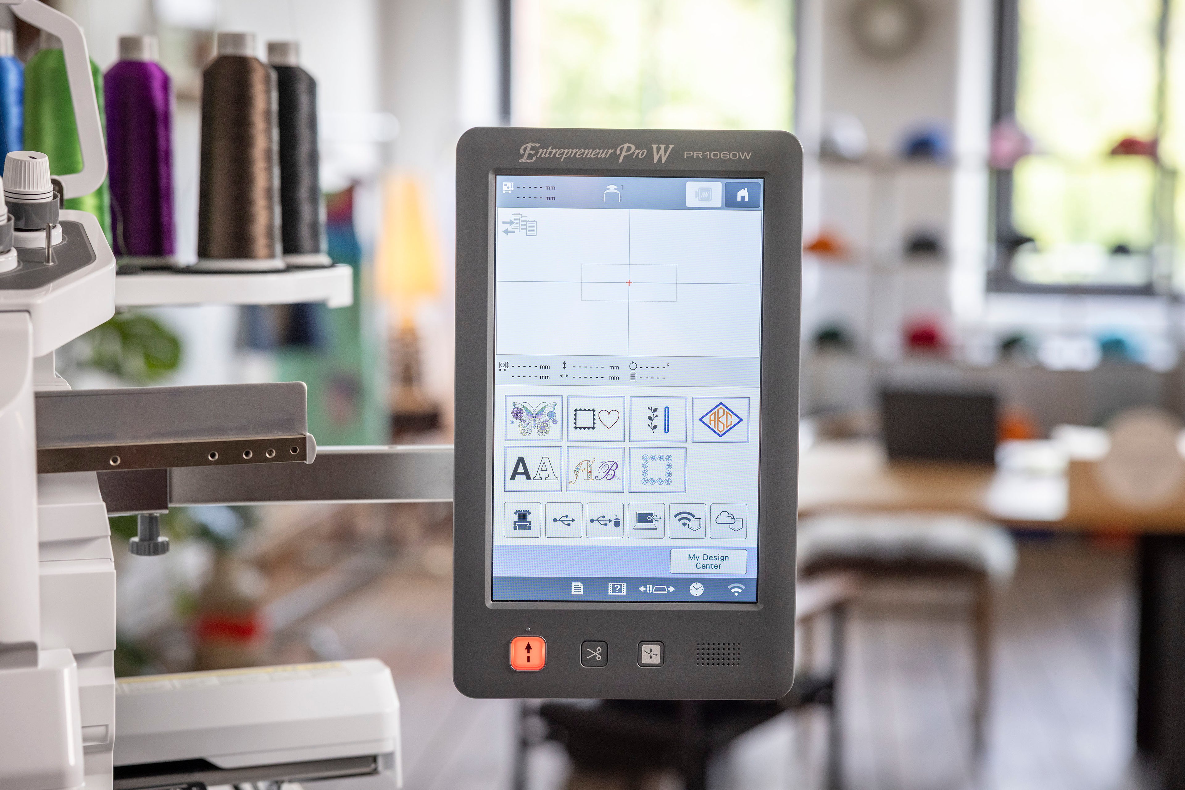 Brother PR1060W macchina per ricamare semi-professionale a dieci aghi