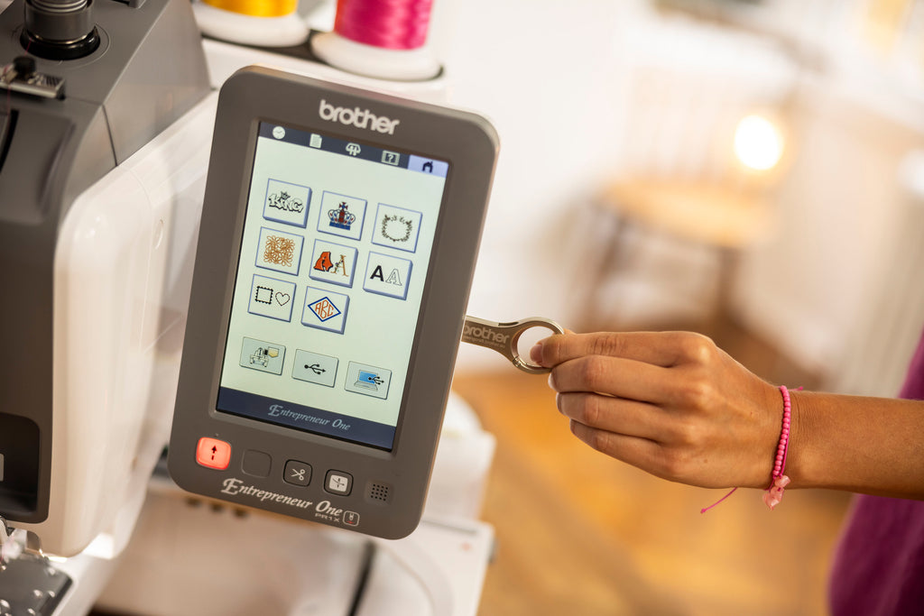 Brother PR1 Macchina da ricamo professionale