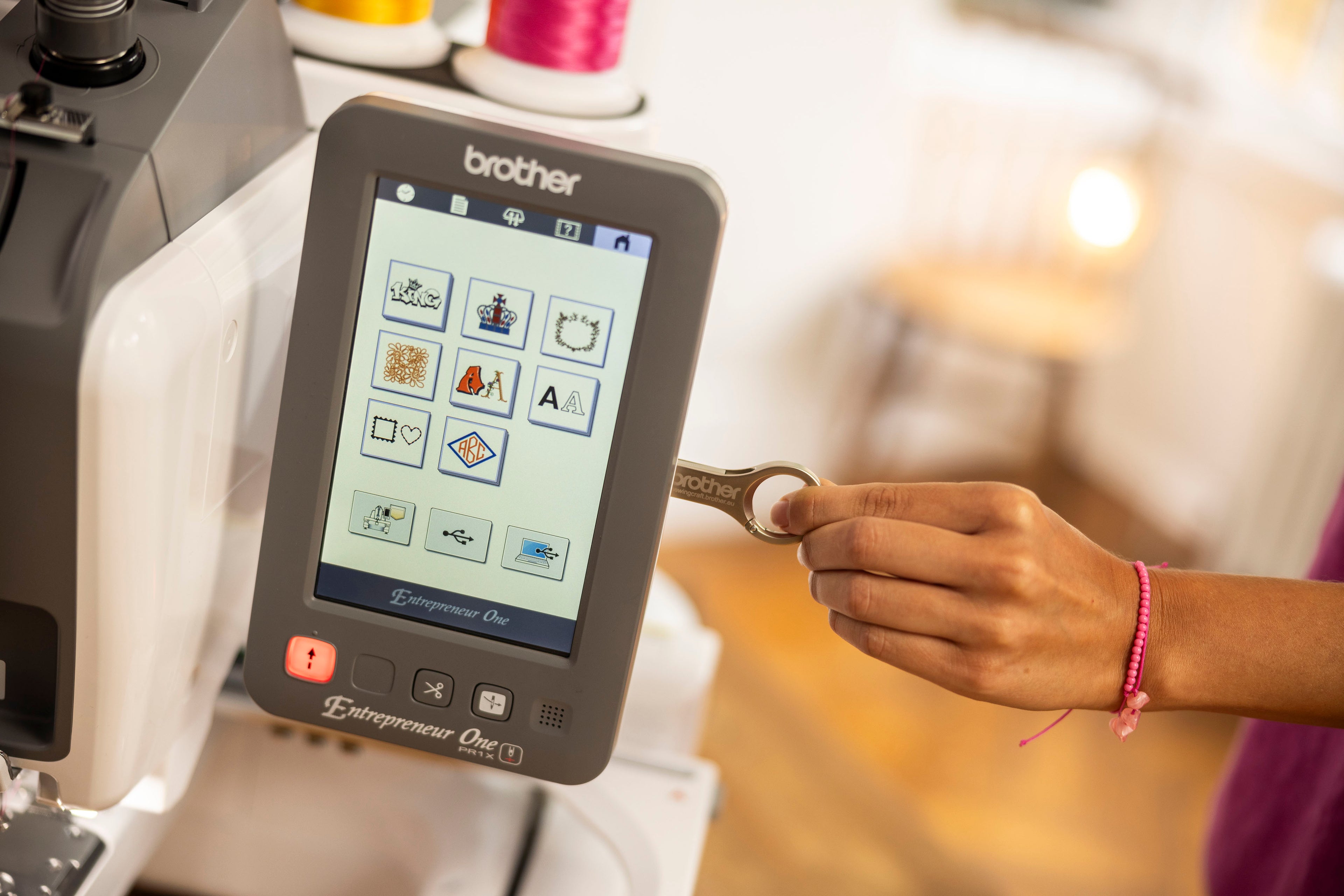 Brother PR1 Macchina da ricamo professionale