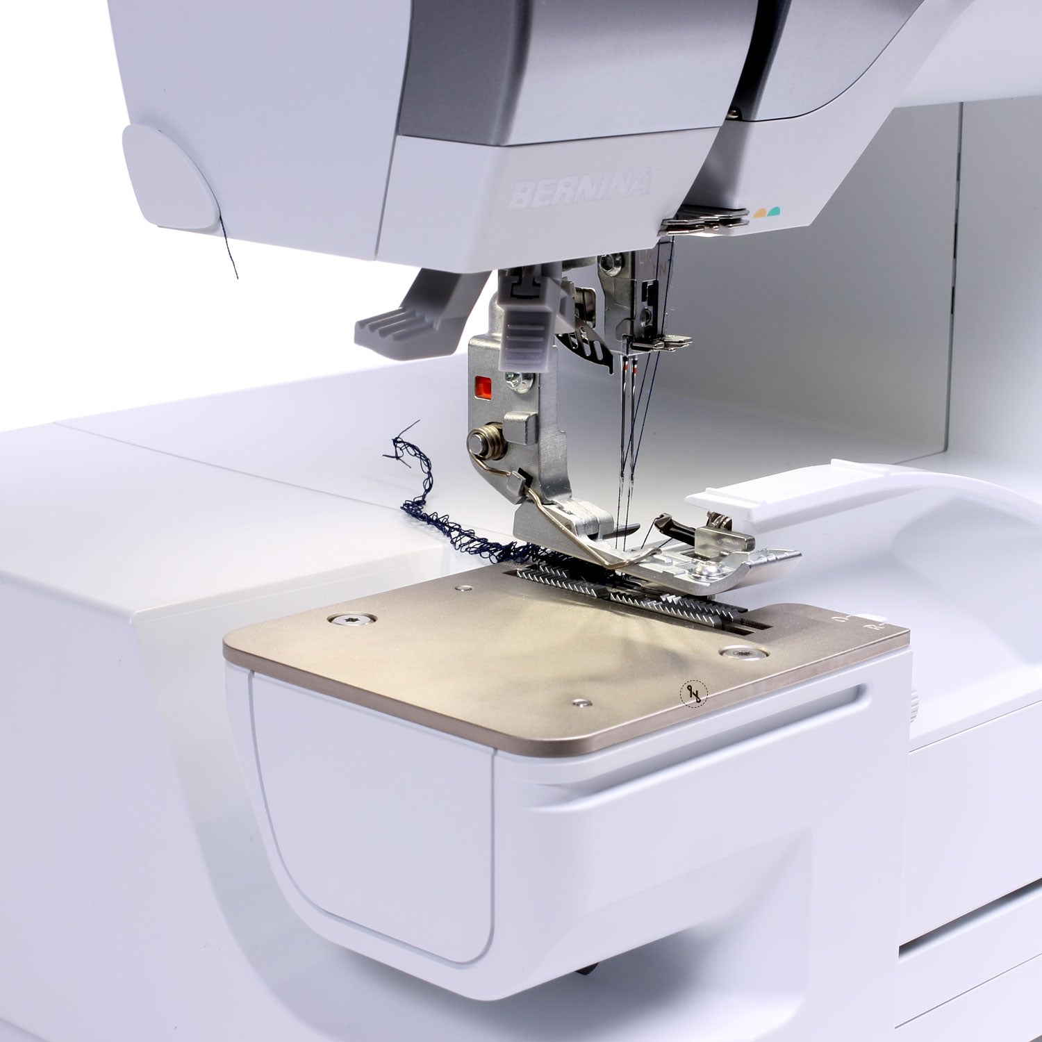 Bernina L-860 OVERLOCK AIR Tagliacuci