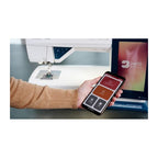 Husqvarna Viking Designer Sapphire 85 Macchina per cucire e da ricamo