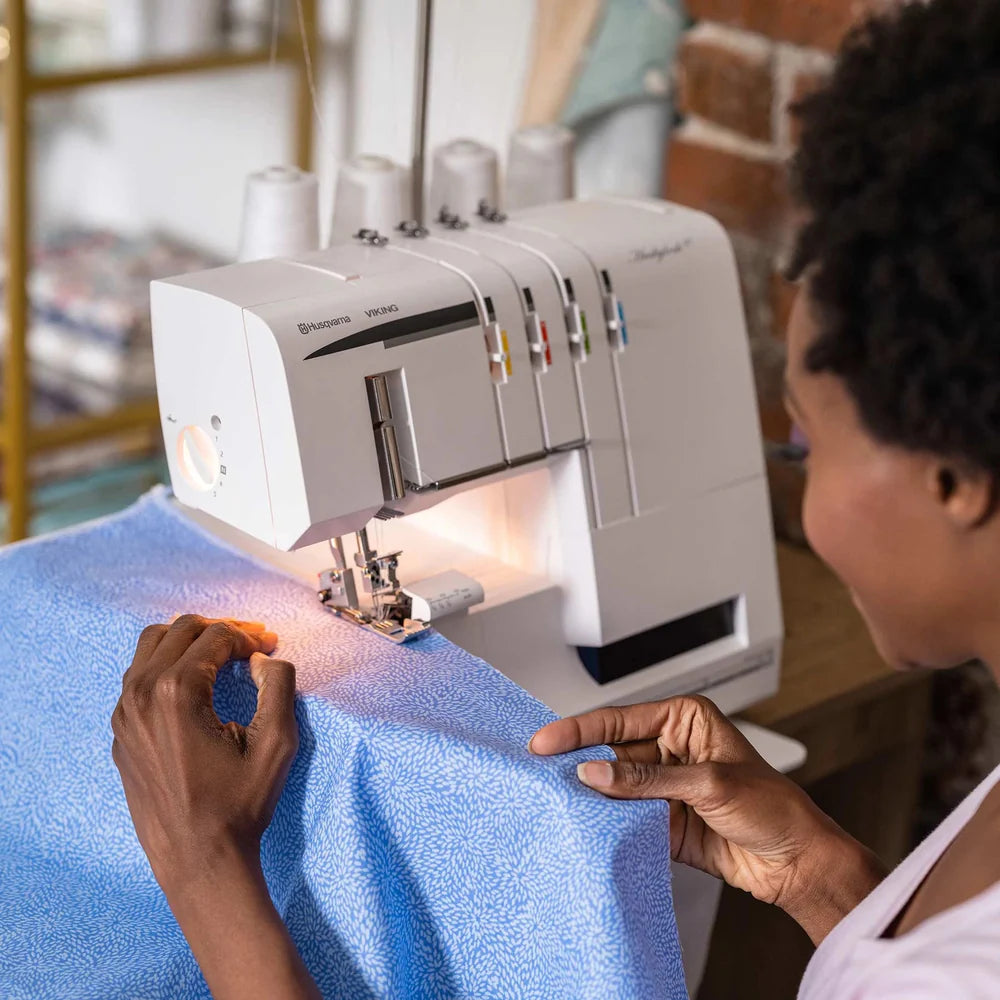 Husqvarna Viking Huskylock S 21 Tagliacuci con punto copertura