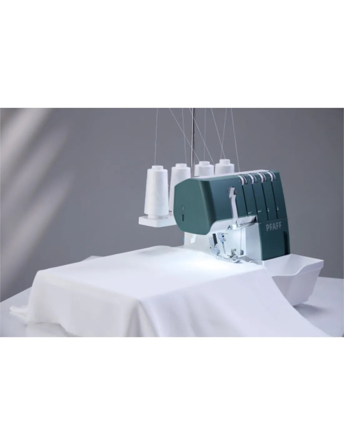 Tagliacuci Pfaff Admire 3000 con Piano di prolunga