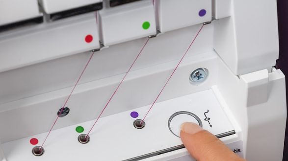 Pfaff Admire 6000 Tagliacuci con punto di copertura (5 fili) infilatura ad aria