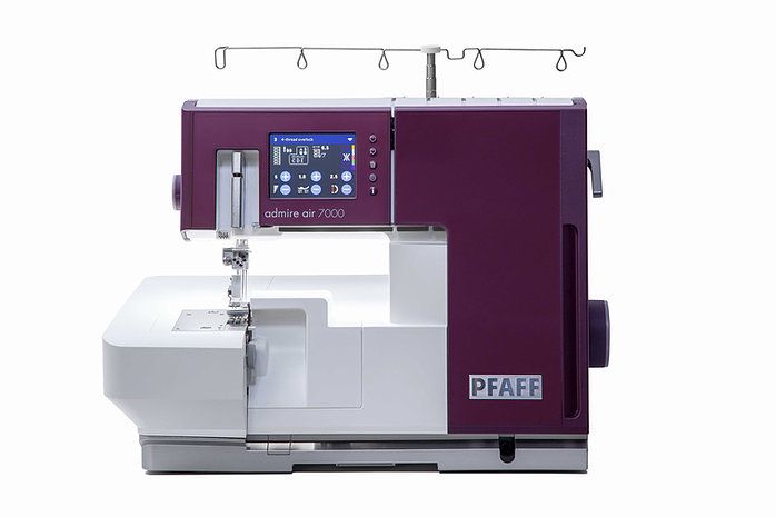 Pfaff Admire AIR 7000 Tagliacuci con punto copertura (5 fili) e infilatura ad aria