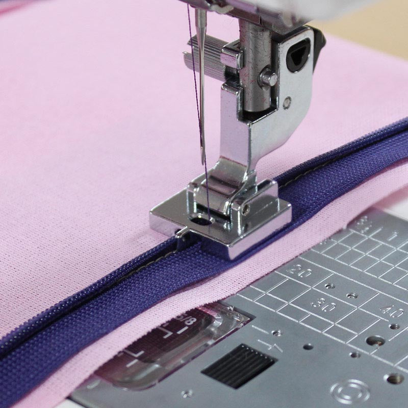 Piedino per cerniera invisibile con prua